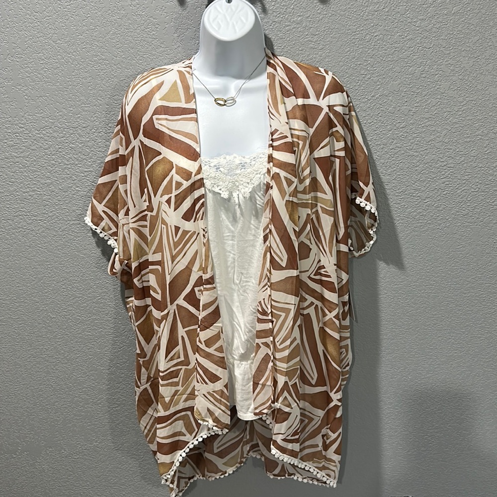 NWT Room mates patterned kimono
